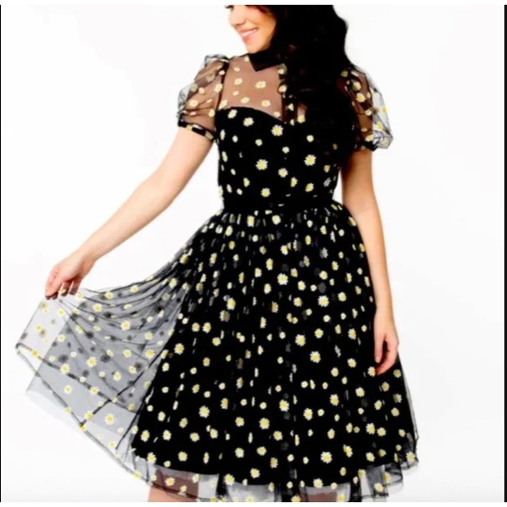 Unique Vintage Daisy Swing Dress Size S Mesh Sheer Collared‎ Puff Sleeve Retro